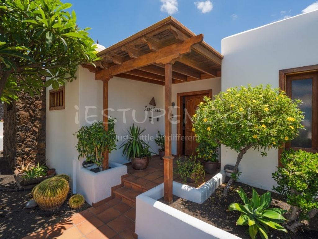 Luxury House for sale in Arrecife, 1 045 000 €, Photo 4
