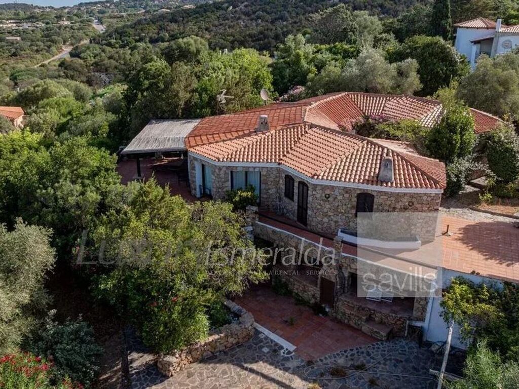 Luxury House for sale in Arzachena, 1 300 000 €, Photo 1