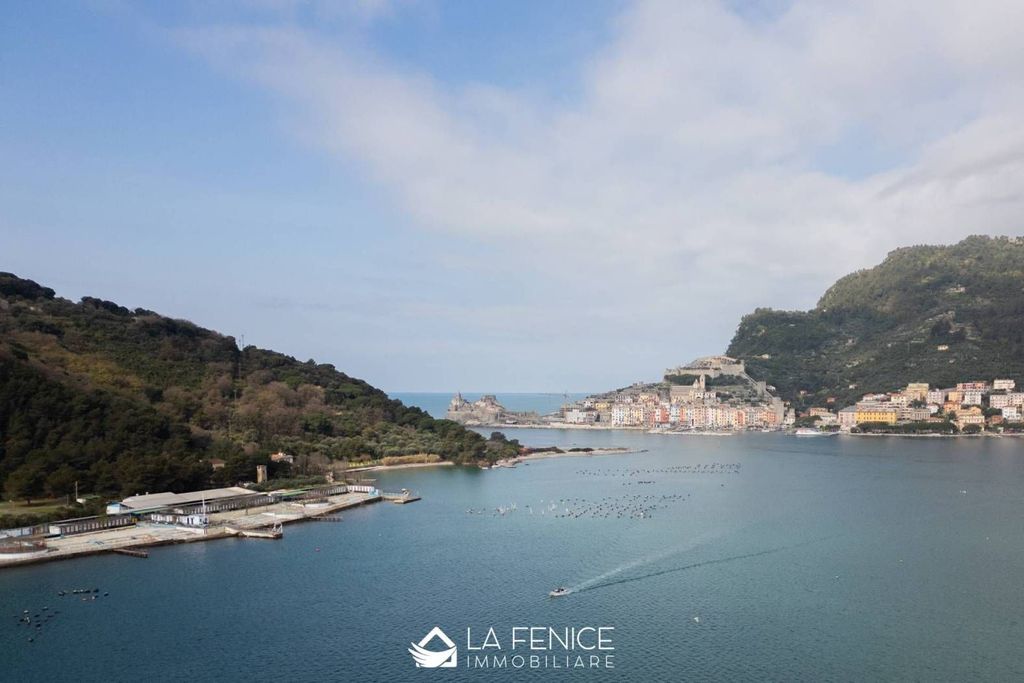 Luxury House for sale in Portovenere, 2 700 000 €, Photo 1