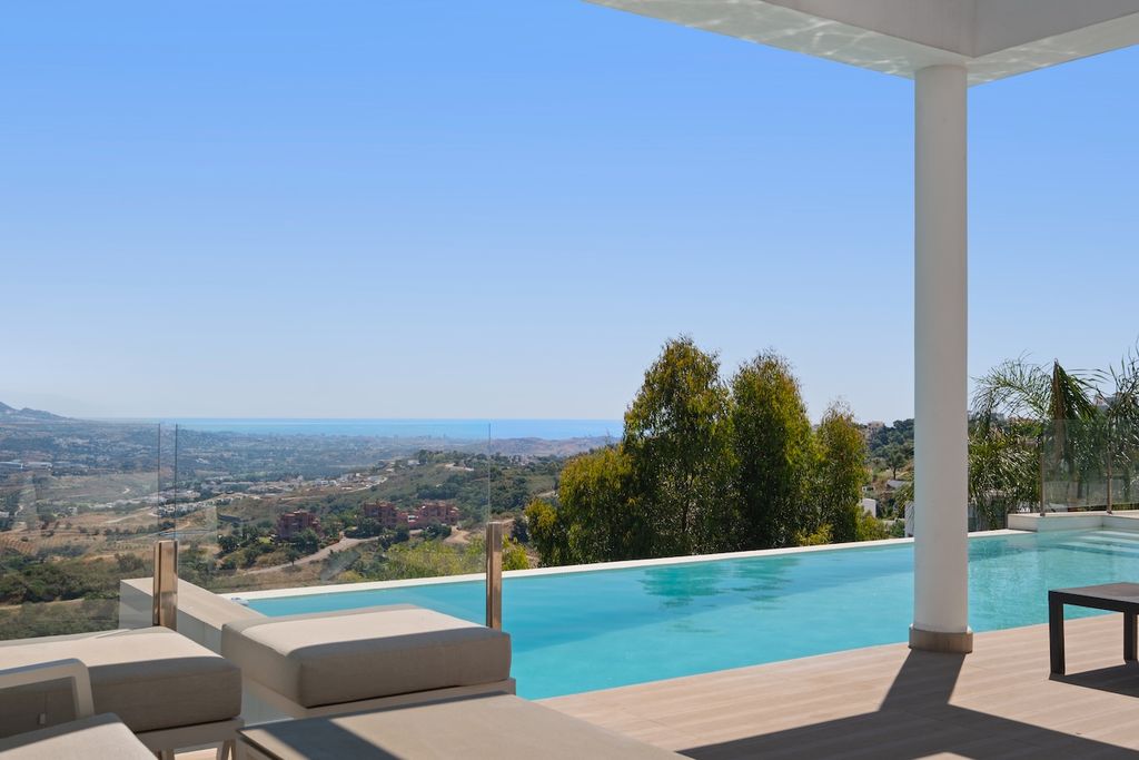 Luxury House for sale in Marbella, 3 300 000 €, Photo 2