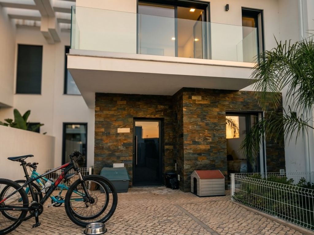 Luxury House for sale in Portimão, 599 000 €, Photo 3
