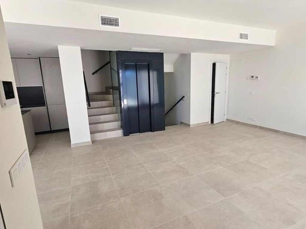 Luxury House for sale in Benalmádena, 700 000 €, Photo 2