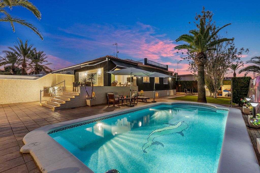 Maison de luxe à vendre à Torrevieja, 656 000 €, Photo 4
