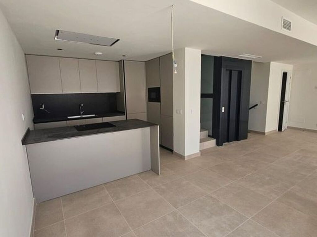 Luxury House for sale in Benalmádena, 700 000 €, Photo 5