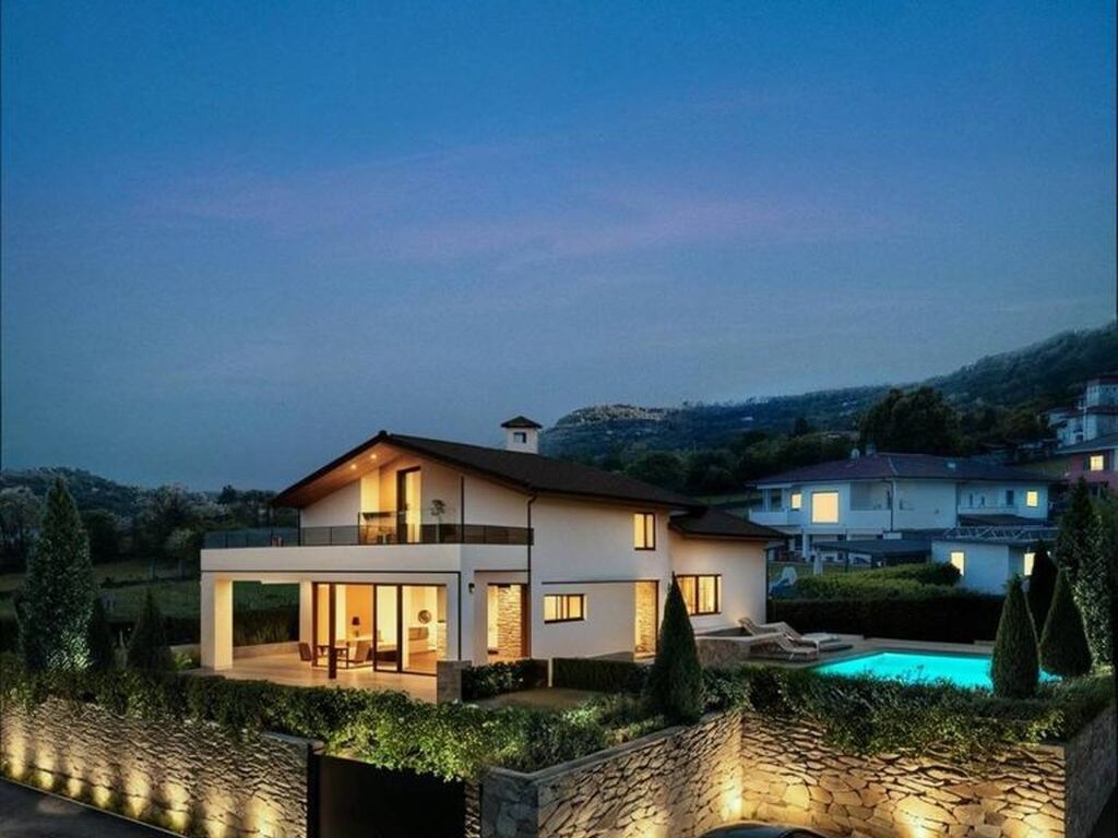 Luxury House for sale in Lessolo, 595 000 €, Photo 1