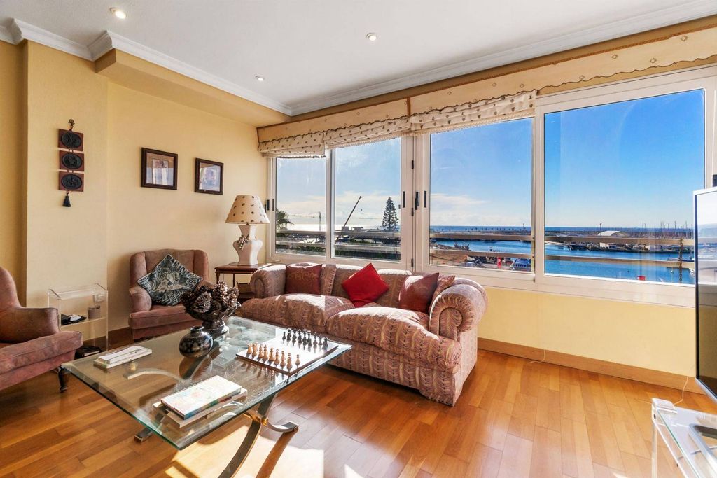 Luxury Apartment for sale in Torrevieja, 499 000 €, Photo 1