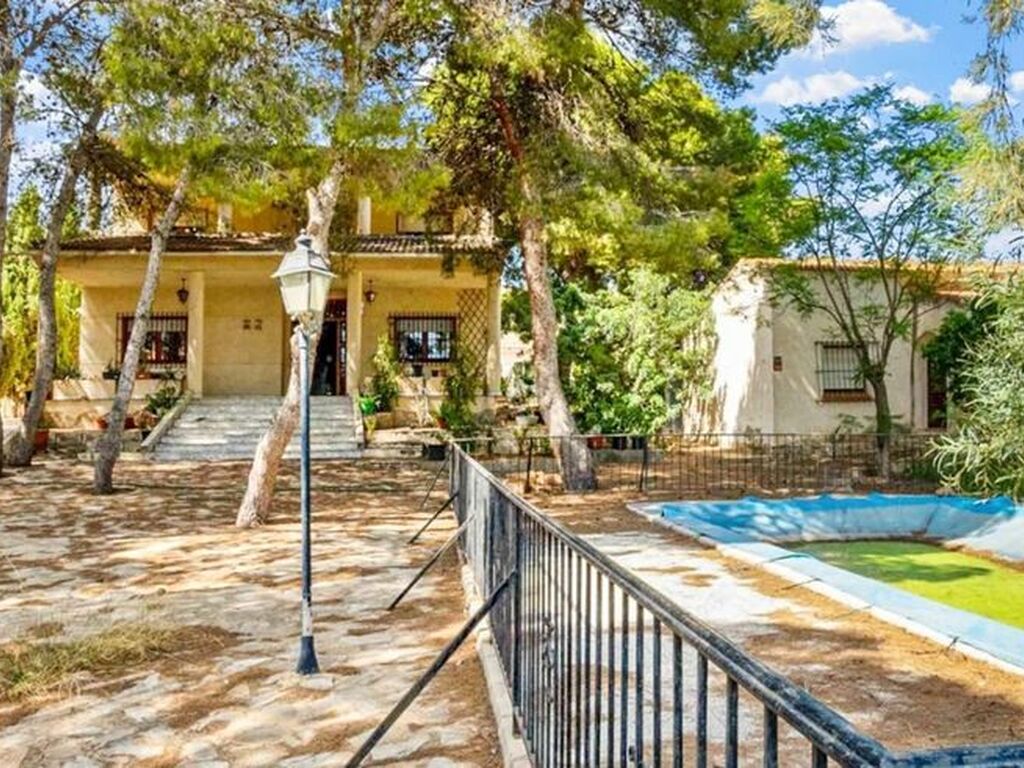 Luxury House for sale in Torrevieja, 550 000 €, Photo 1