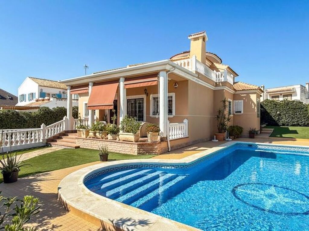 Luxury House for sale in Torrevieja, 950 000 €, Photo 2