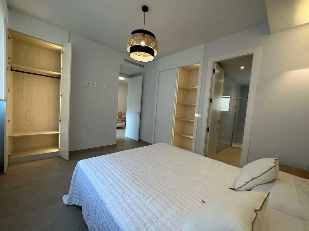 Luxury Apartment for sale in Torrevieja, 430 000 €, Photo 4