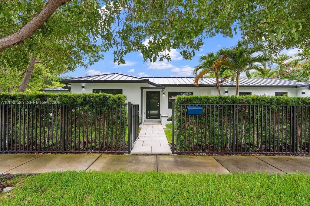 Luxury House for sale in Miami, 1 445 505 €, Photo 1