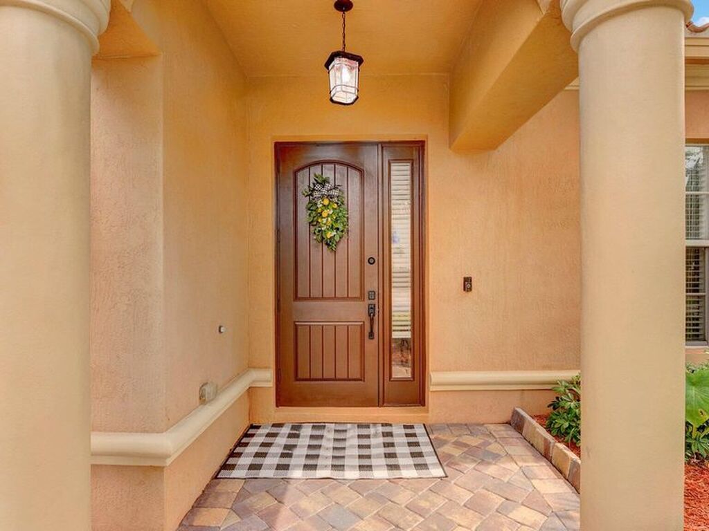 Luxury House for sale in Wellington, 645 855 €, Photo 2