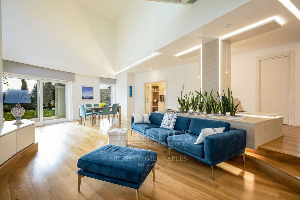 Luxury House for sale in Anzio, 980 000 €, Photo 1
