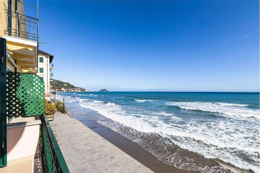 Luxury Apartment for sale in Alassio, 1 770 000 €, Photo 1