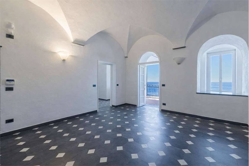 Luxury Apartment for sale in Alassio, 1 770 000 €, Photo 2