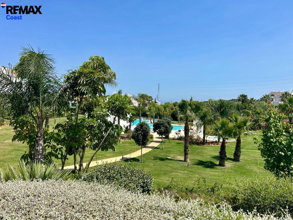 Luxury Apartment for sale in Casares, 415 000 €, Photo 3
