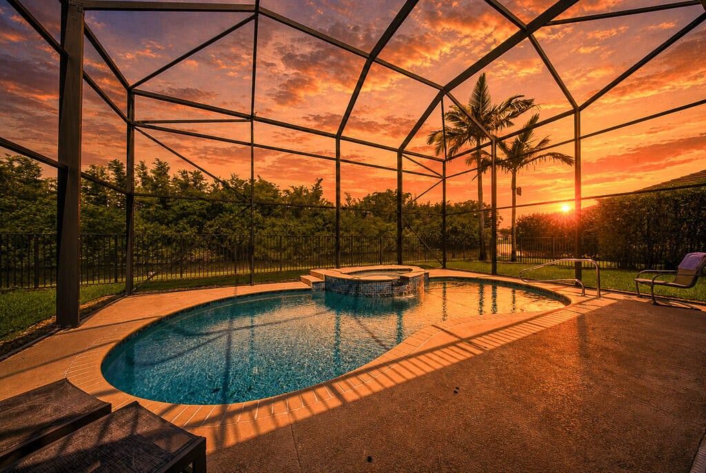 Luxury House for sale in Wellington, 813 346 €, Photo 2