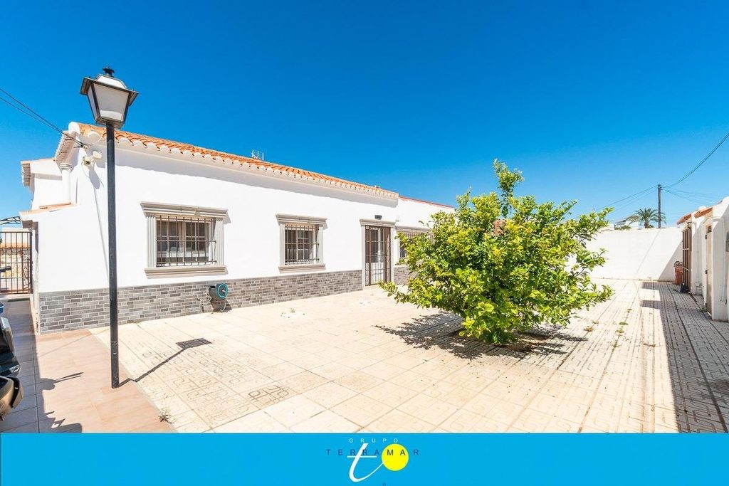 Maison de luxe à vendre à Torrevieja, 549 000 €, Photo 1