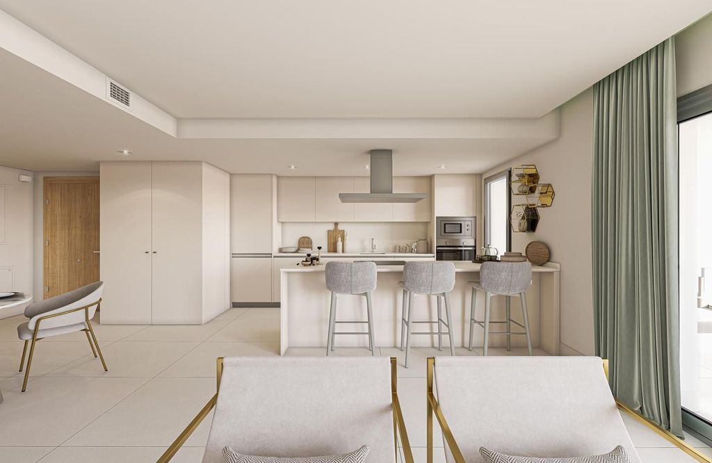 Luxury Apartment for sale in Manilva, 520 000 €, Photo 1