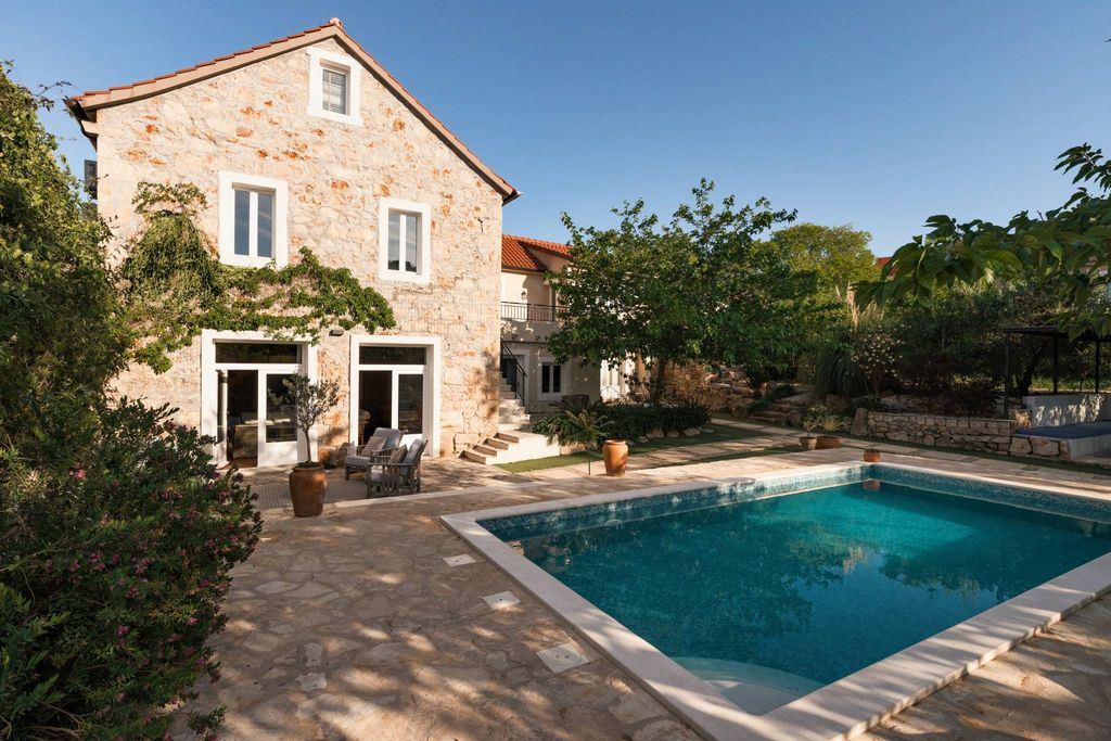 Maison de luxe à vendre à Hvar, 1 100 000 €, Photo 2