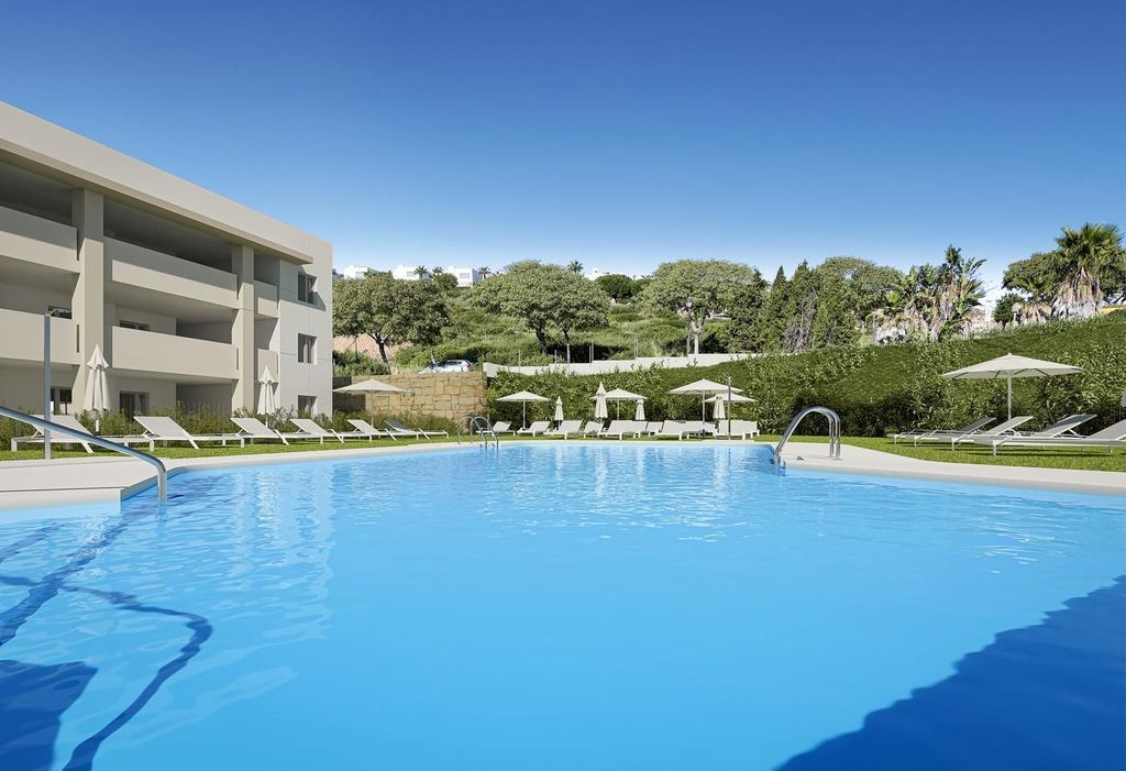 Luxury Apartment for sale in Manilva, 650 000 €, Photo 2