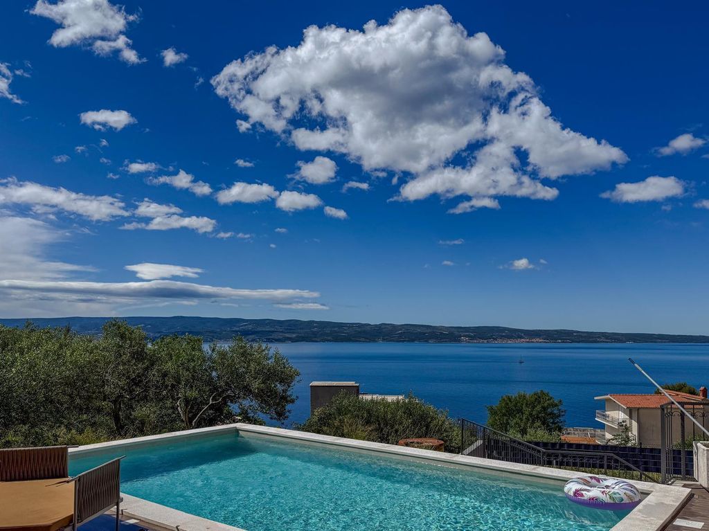 Maison de luxe à vendre à Dugi Rat, 1 390 000 €, Photo 3