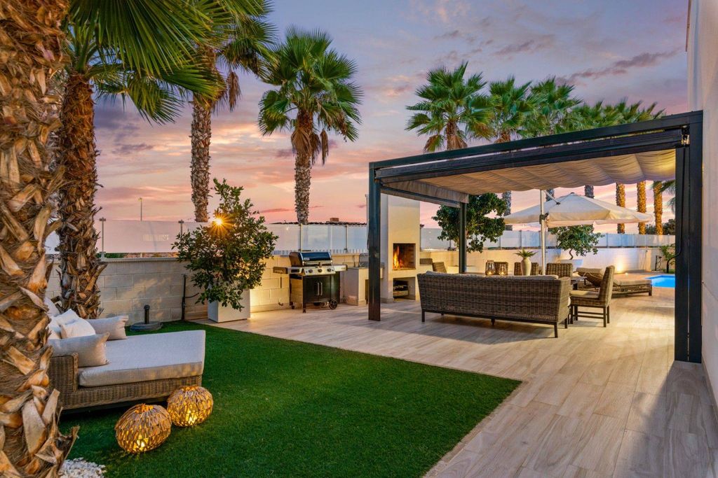 Luxury House for sale in Playas de Orihuela, 829 000 €, Photo 5