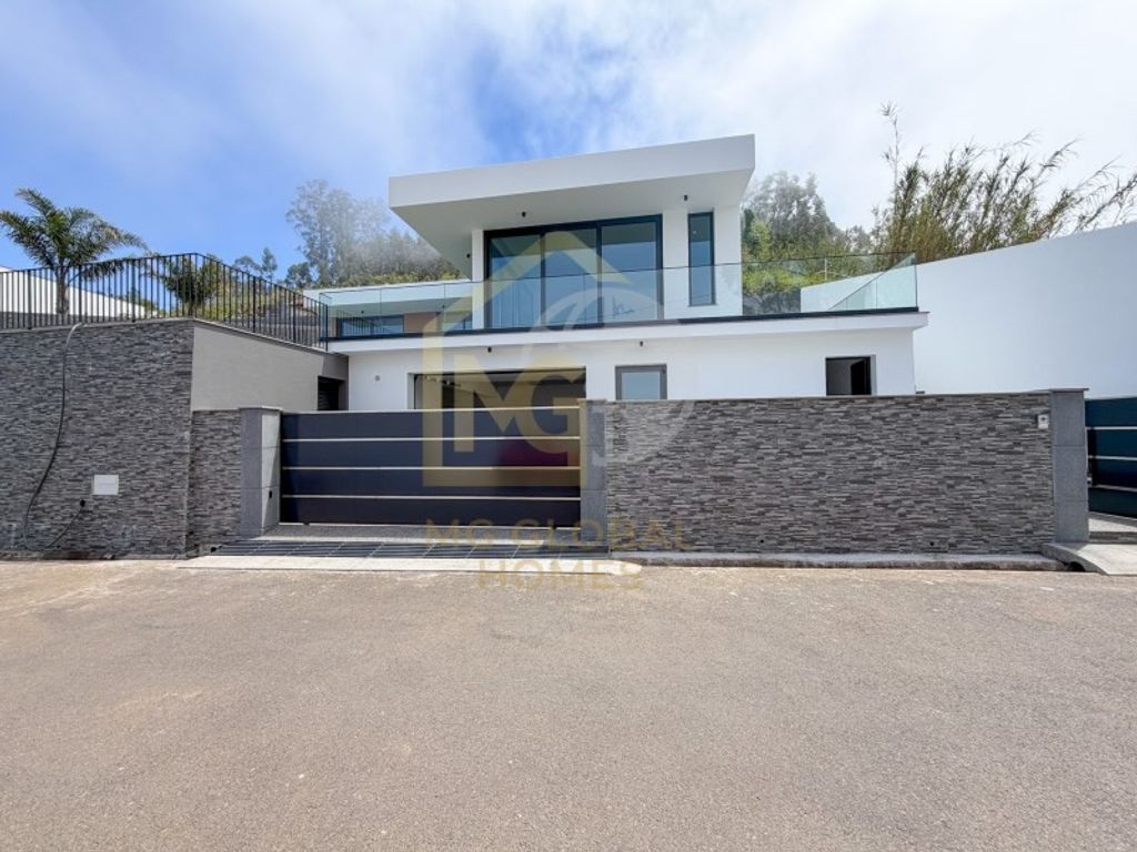 Luxury House for sale in Calheta, 1 275 000 €, Photo 1