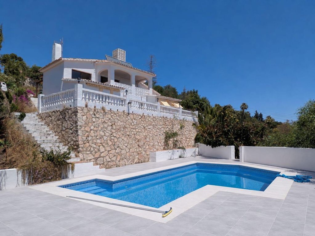 Luxury House for sale in Benalmádena, 979 000 €, Photo 1