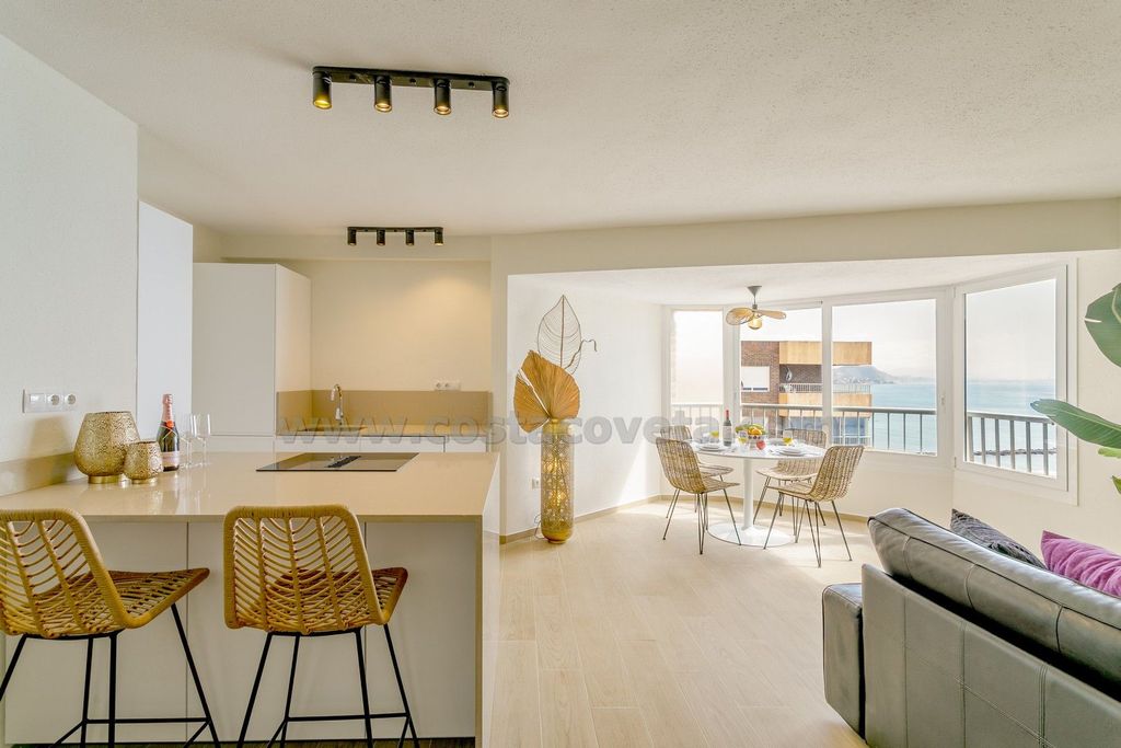Luxury Apartment for sale in El Campello, 485 000 €, Photo 2