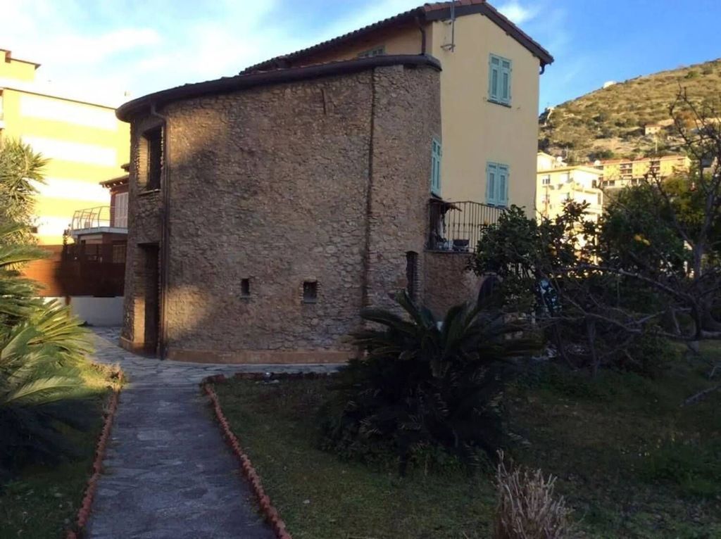 Maison de luxe à vendre à Ventimiglia, 600 000 €, Photo 2
