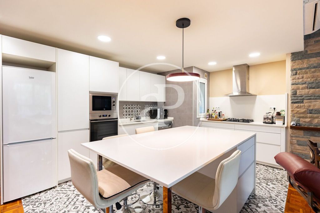 Luxury Apartment for sale in Barcelona, 750 000 €, Photo 6