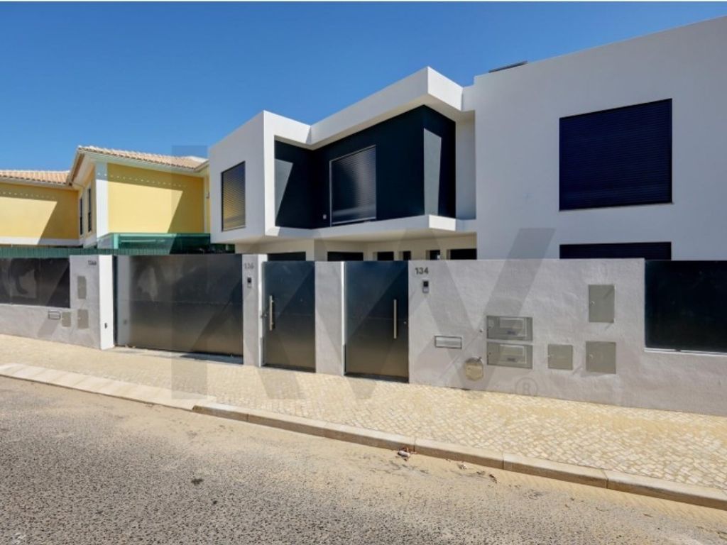 Maison de luxe à vendre à Cascais, 680 000 €, Photo 1