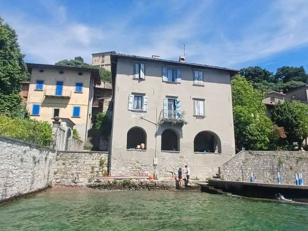 Luxury House for sale in Monte Isola, 800 000 €, Photo 1