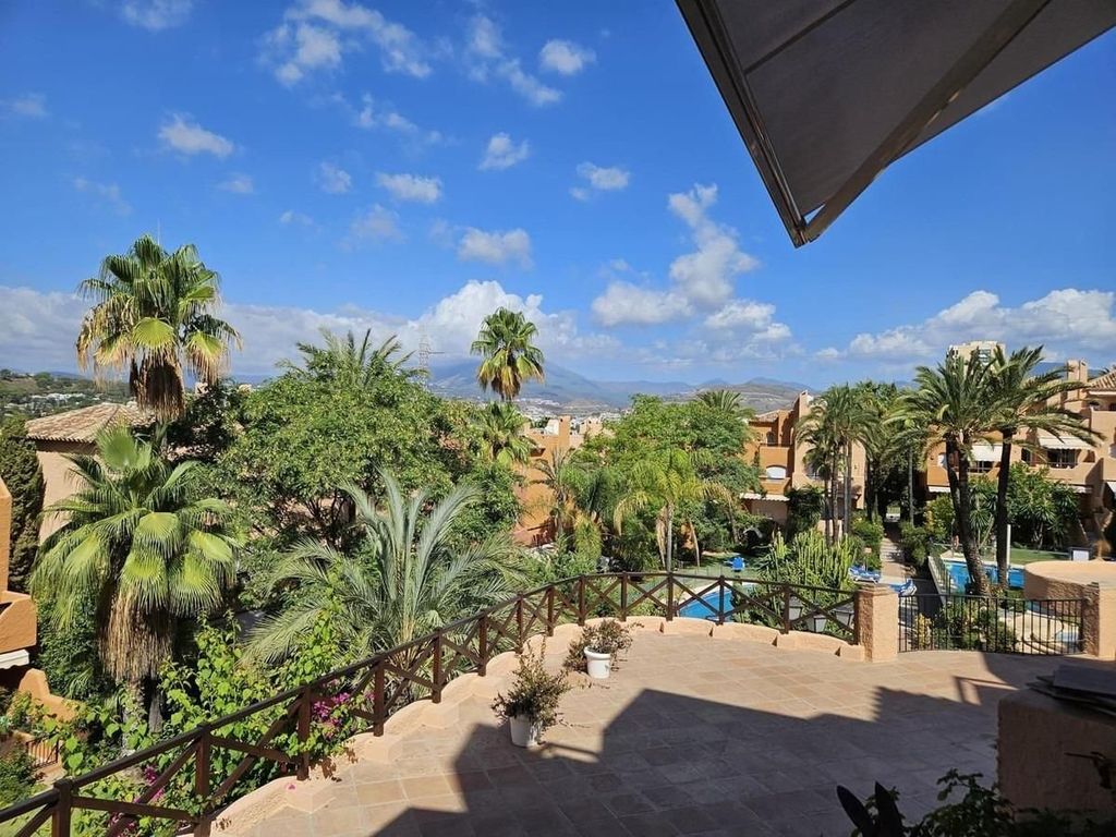 Maison de luxe à vendre à Marbella, 850 000 €, Photo 1