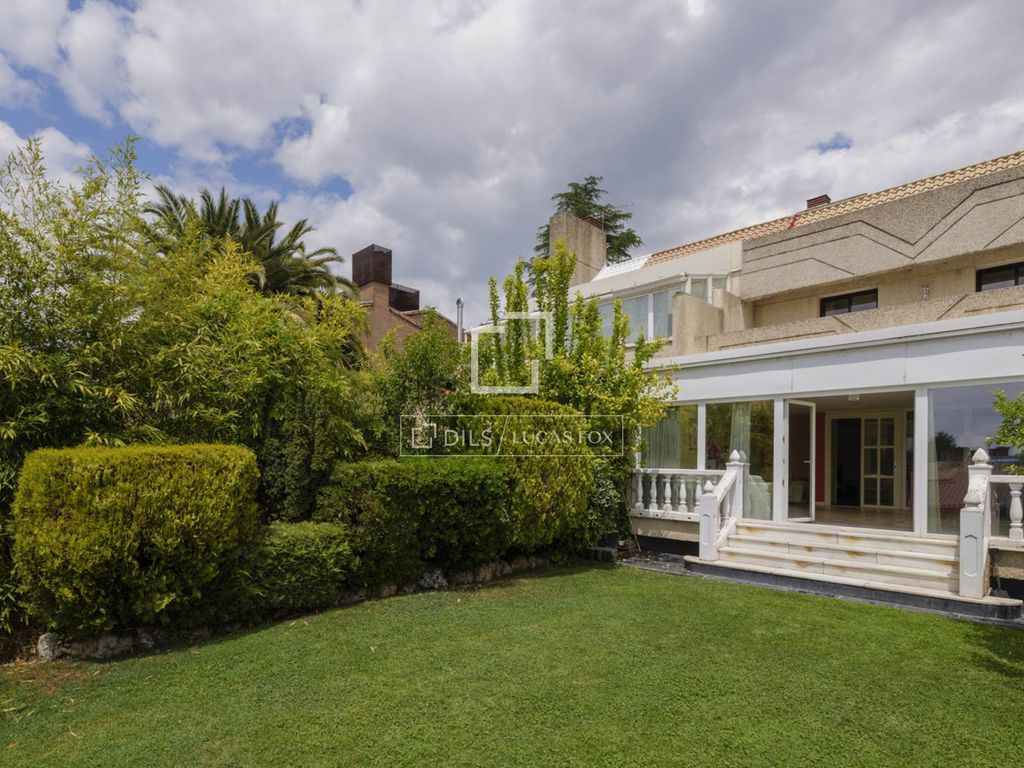Luxury House for sale in Boadilla Del Monte, 1 250 000 €, Photo 1