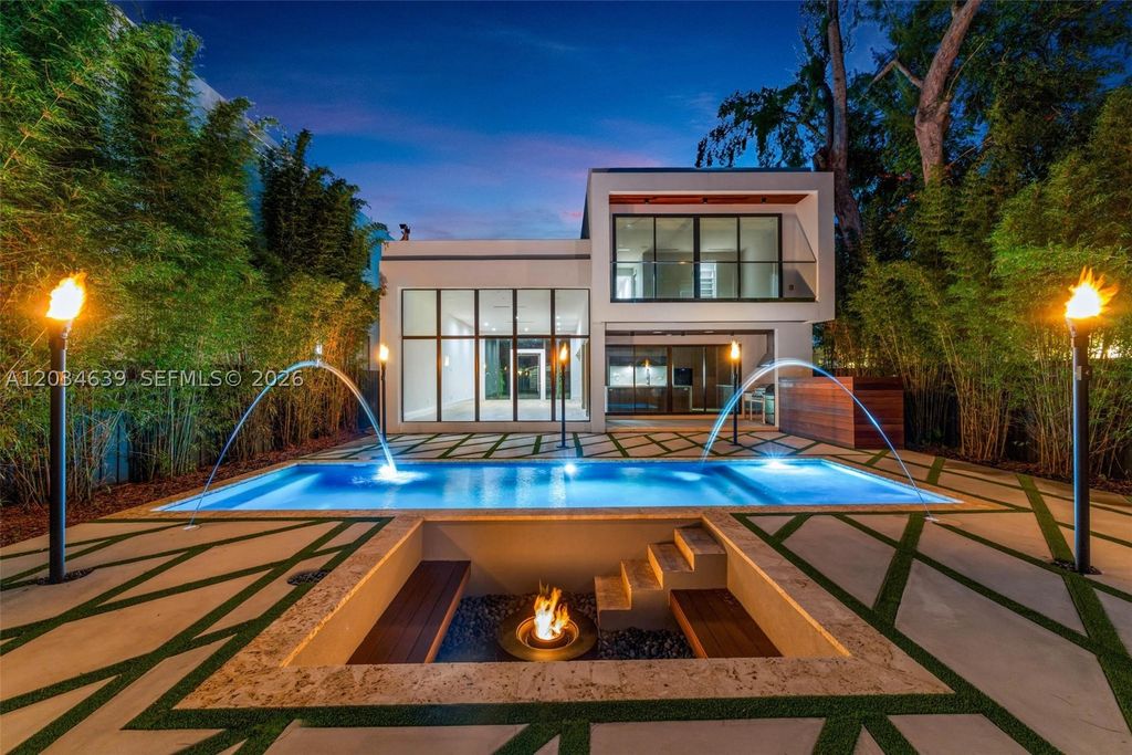 Luxury House for sale in Miami, 2 830 781 €, Photo 1
