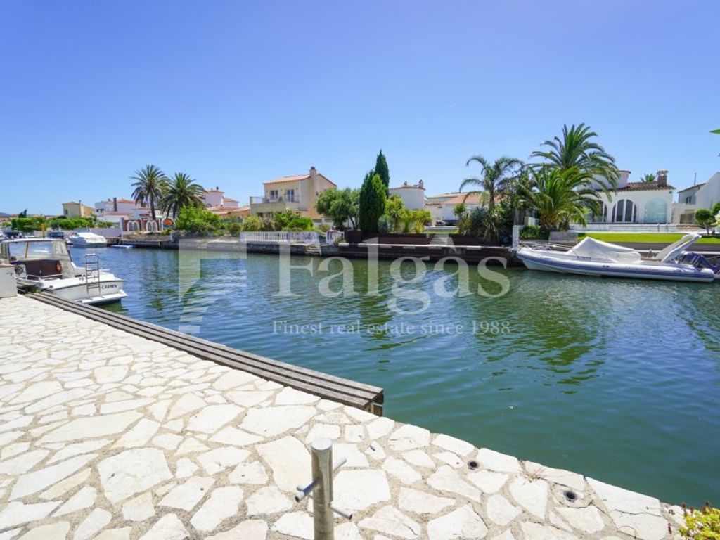 Luxury House for sale in Empuriabrava, 840 000 €, Photo 4