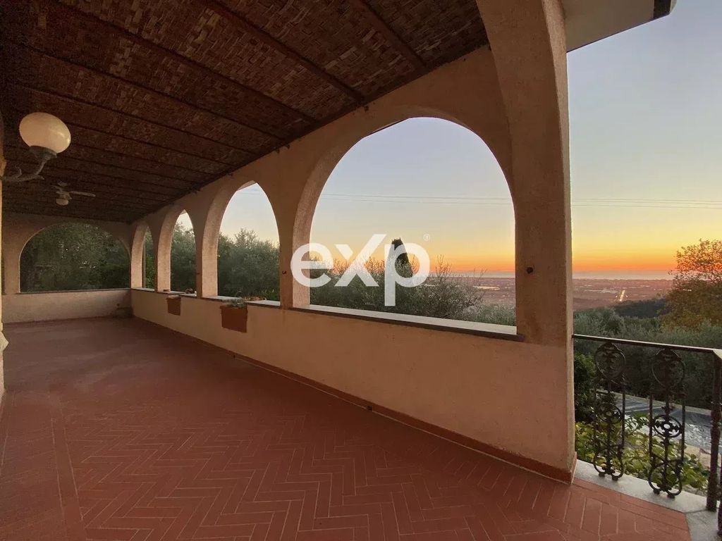 Luxury House for sale in Massarosa, 1 030 000 €, Photo 1