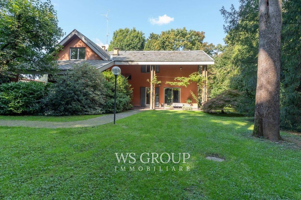 Luxury House for sale in Monza, 1 050 000 €, Photo 1