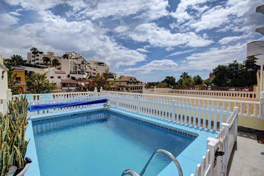 Luxury House for sale in Benalmádena, 799 000 €, Photo 1