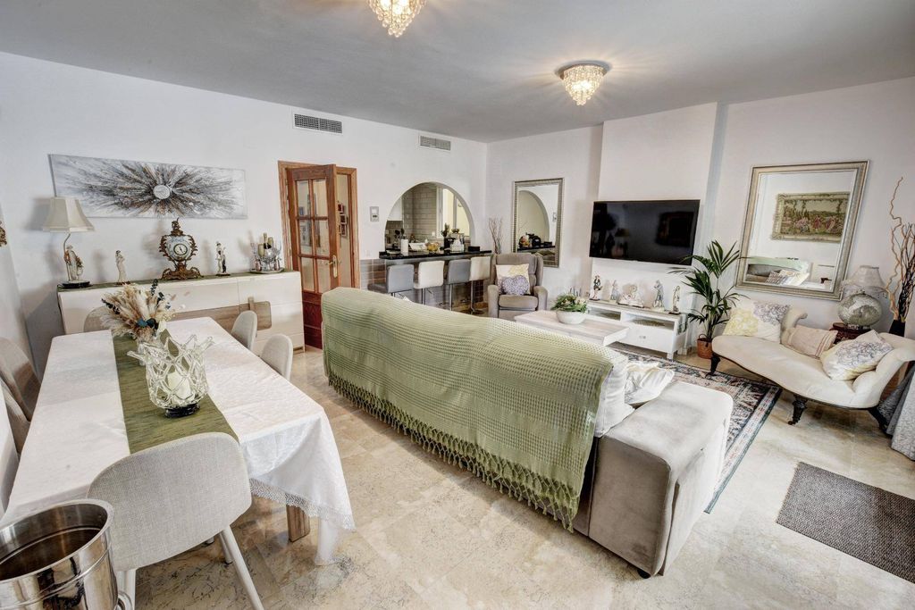 Luxury House for sale in Benalmádena, 799 000 €, Photo 4
