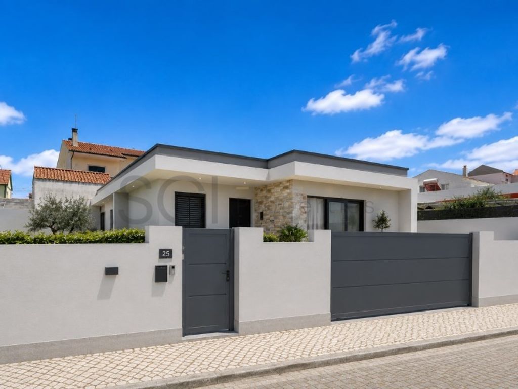 Luxury House for sale in Seixal, 550 000 €, Photo 1