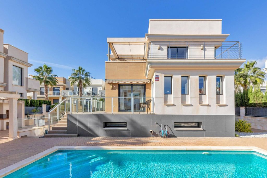 Maison de luxe à vendre à Playas de Orihuela, 879 000 €, Photo 1
