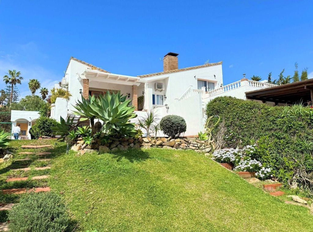 Maison de luxe à vendre à Estepona, 599 000 €, Photo 1
