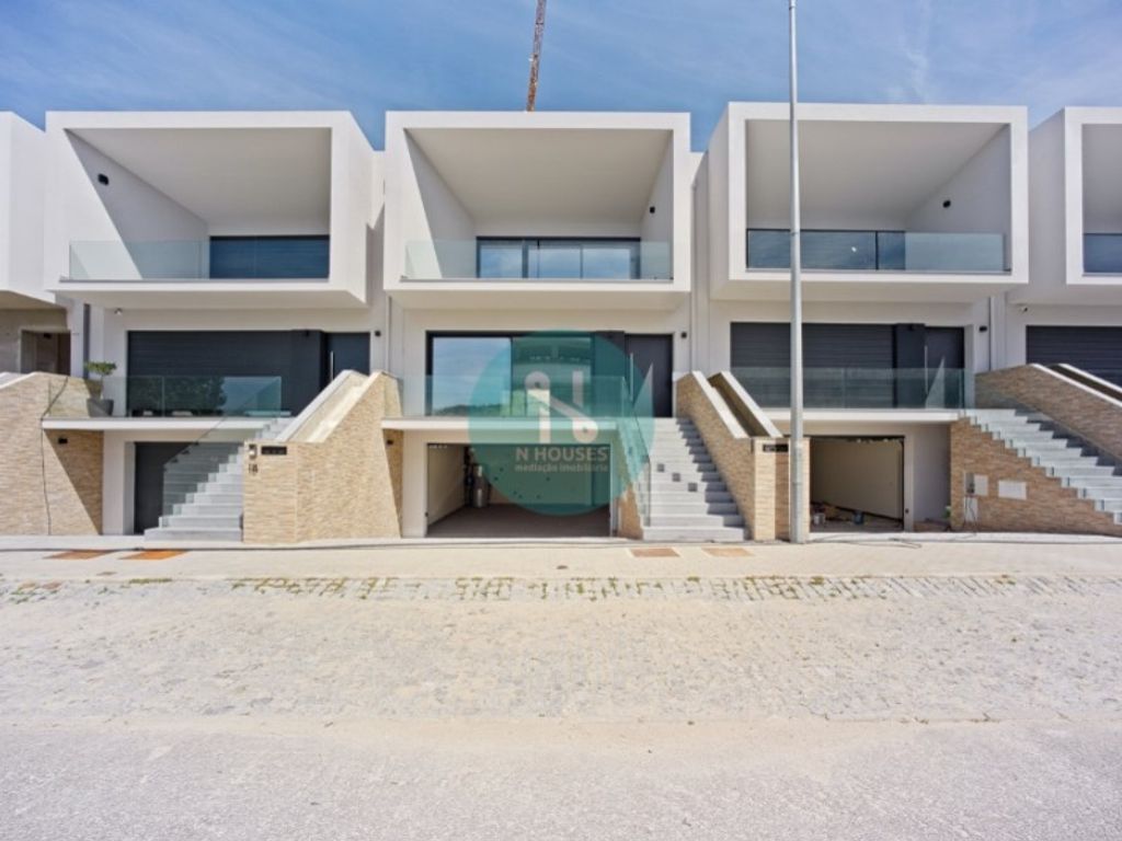 Maison de luxe à vendre à Braga, 590 000 €, Photo 1