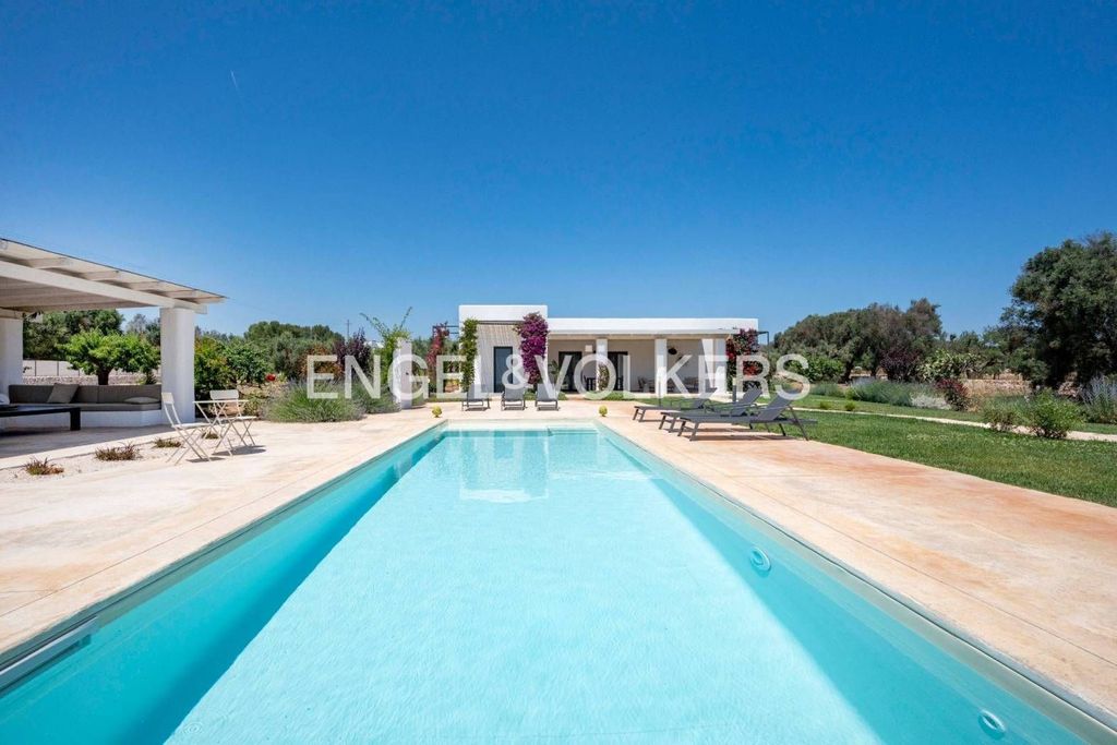 Luxury House for sale in Ostuni, 670 000 €, Photo 2