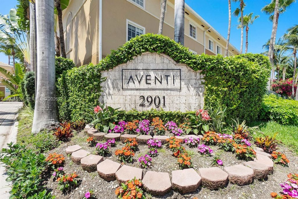 Maison de luxe à vendre à Aventura, 400 688 €, Photo 1