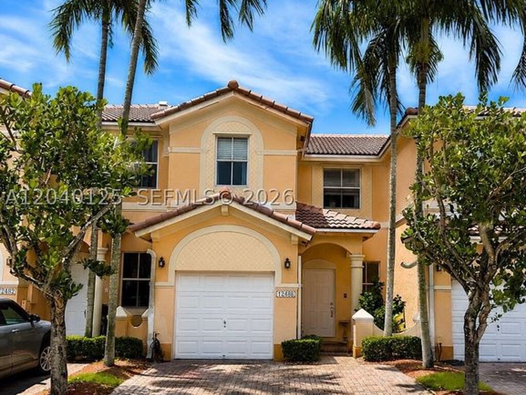 Luxury House for sale in Miami, 455 162 €, Photo 1