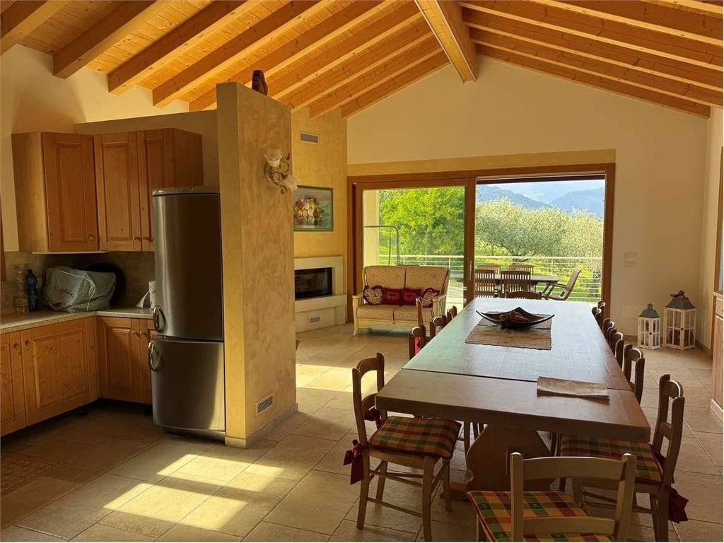 Luxury House for sale in Vittorio Veneto, 630 000 €, Photo 6