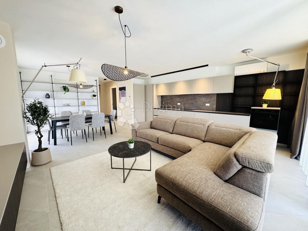 Luxury Apartment for sale in Novigrad, 699 000 €, Photo 1